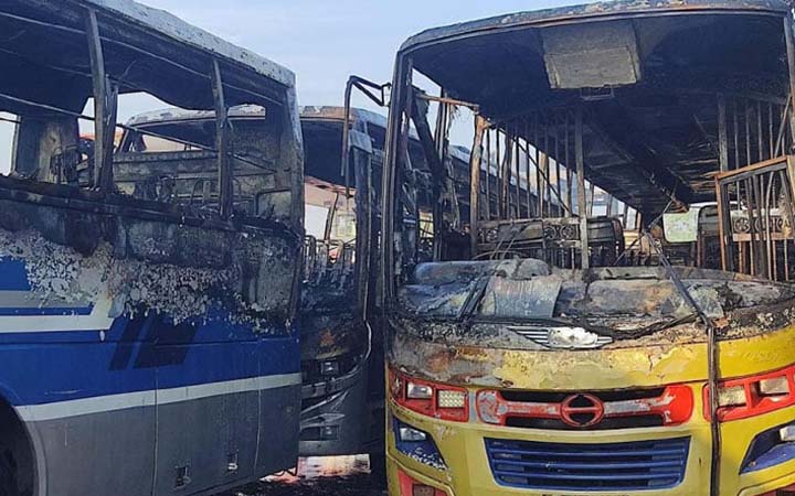 গত ২৪ ঘণ্টায় পোড়ানো হয়েছে ১০টি গাড়ি : ফায়ার সার্ভিস